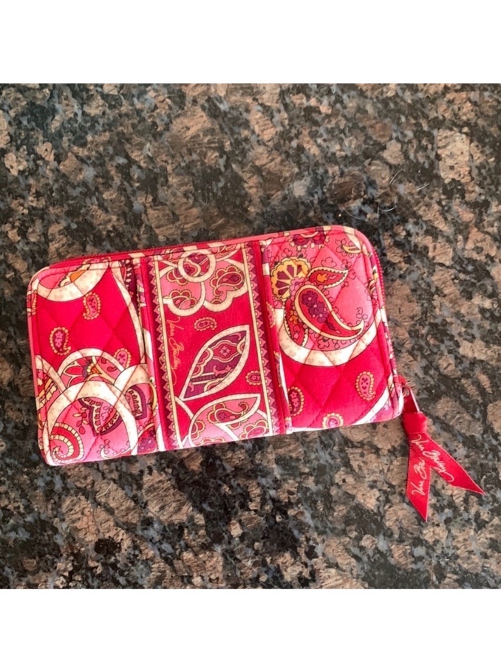 Vera Bradley Rosy Posies Wallet Cotton Red Cream Paisley Zip Around Wrislet - Picture 1 of 11